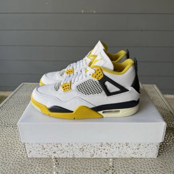 Jordan 4 Vivid Sulfur - Picture 4 of 6